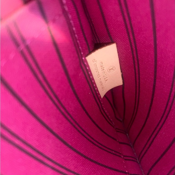 Louis Vuitton Wristlet! - Picture 7 of 8